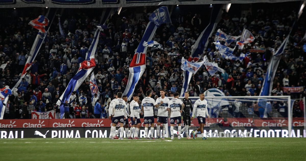 Conmebol amenazó a Universidad Católica con jugar a puertas cerradas si no le garantiza entradas a Boca.