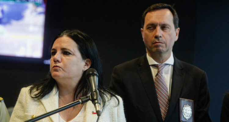 Contraloría da 10 días a Steinert y a la PDI para explicar polémica remoción de exjefa de Inteligencia