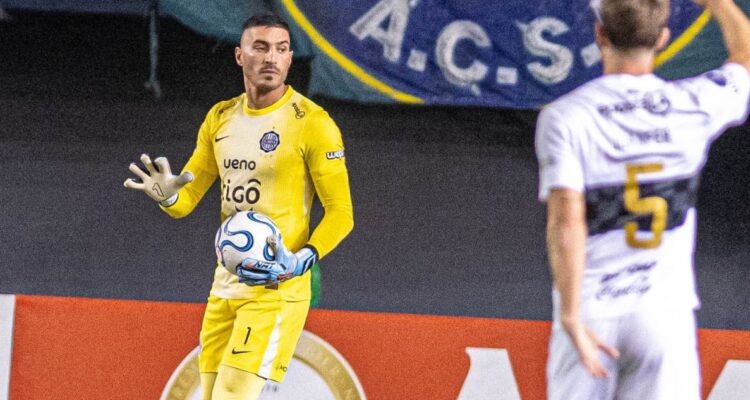 Arquero de Olimpia acusó ‘trampa’ de Audax Italiano en Copa Sudamericana.
