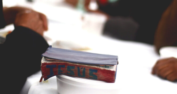 Corte frena medidas contra profesores de religión y pide informes por el criterio Mineduc