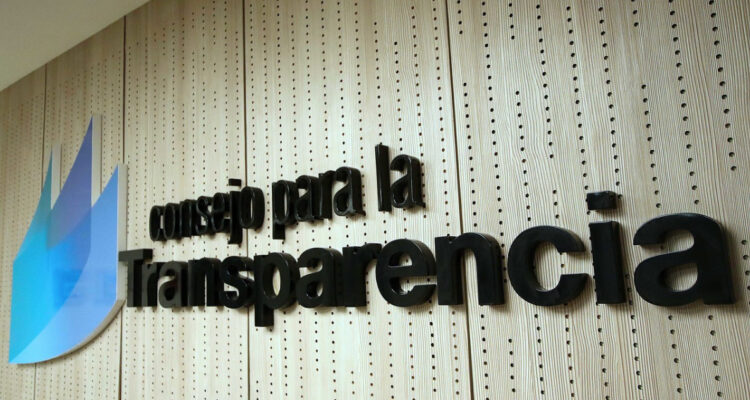 Contraloría detecta irregularidades por expresidente del CPLT que omitió cargo académico en la Usach