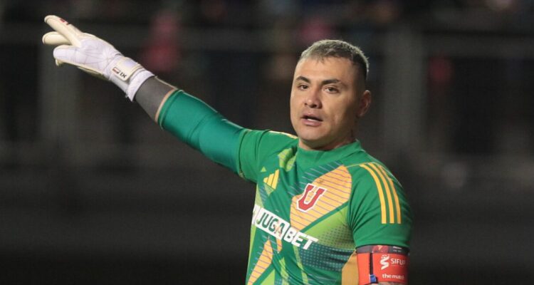 Cristóbal Campos espera visto bueno para jugar en Tercera División.