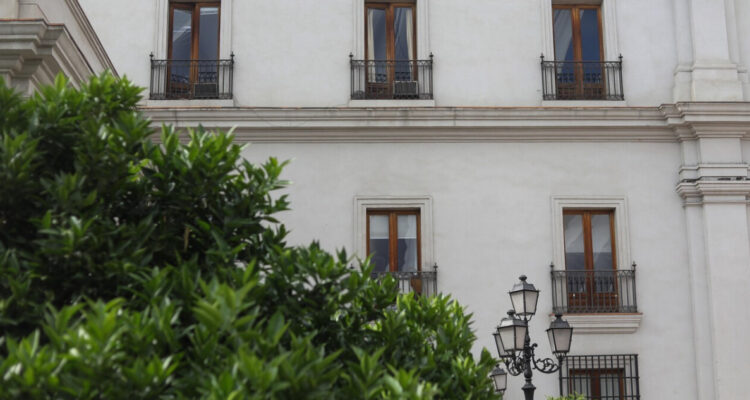 Funcionarios del Segundo Piso de La Moneda mantienen cargos de elección popular pese a “criterio Kast”