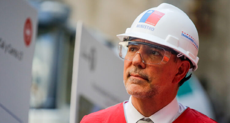 Cuatro propiedades y millones en depósito a plazo: La declaración de patrimonio del ministro De Grange