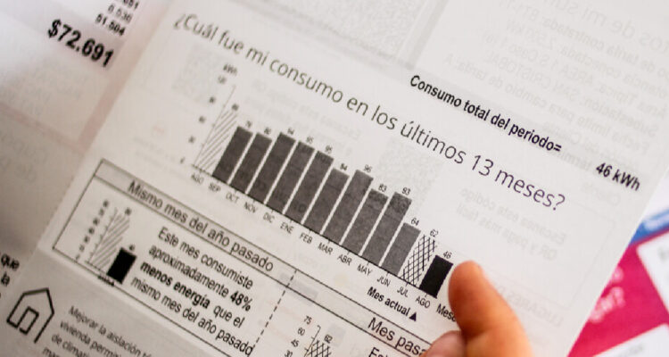 Informe preliminar de la CNE: alzas en cuentas de la luz sería de 2,4% promedio en el segundo semestre