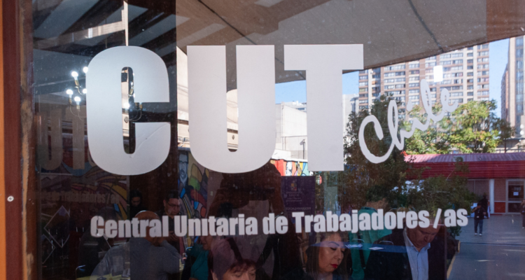 CUT pide que reajuste del salario mínimo sea por sobre el IPC por alza en el costo de la vida