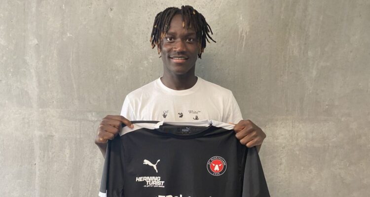 Compañero de Darío Osorio en el Midtjylland fue apuñalado: club confirmó juvenil se encuentra estable