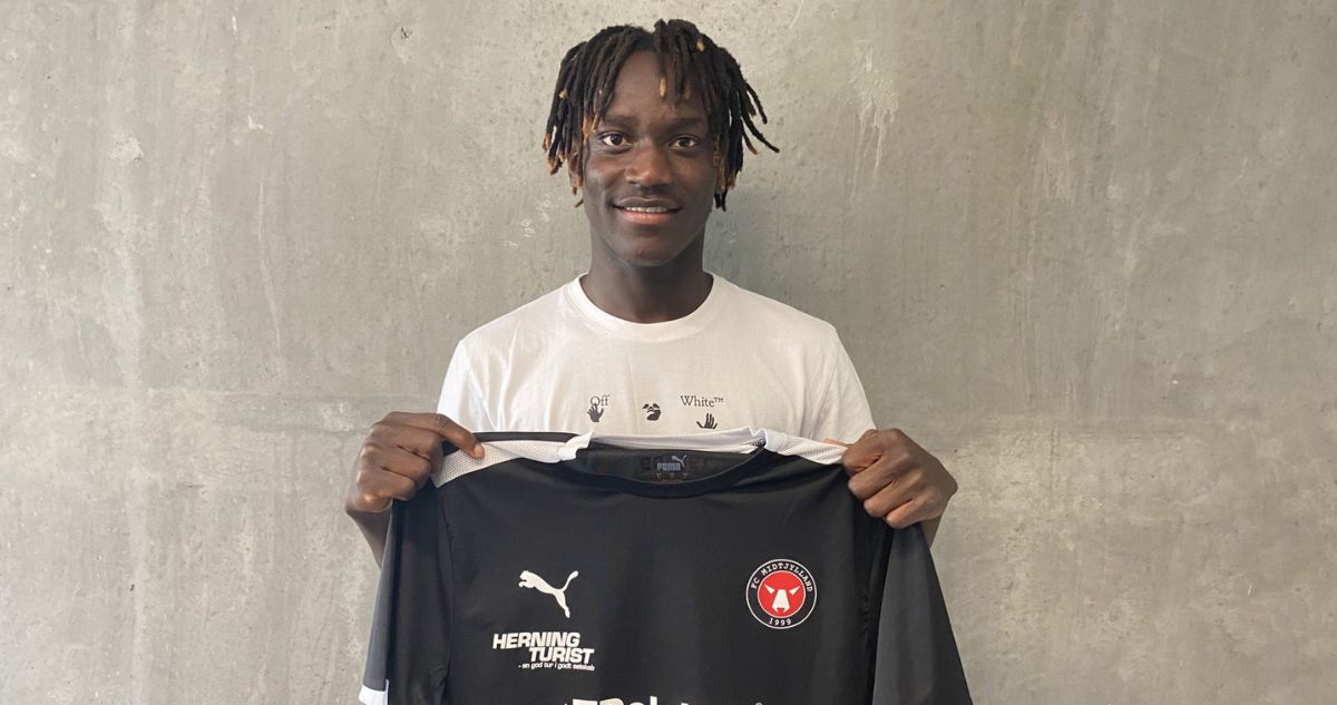 Compañero de Darío Osorio en el Midtjylland fue apuñalado: club confirmó juvenil se encuentra estable