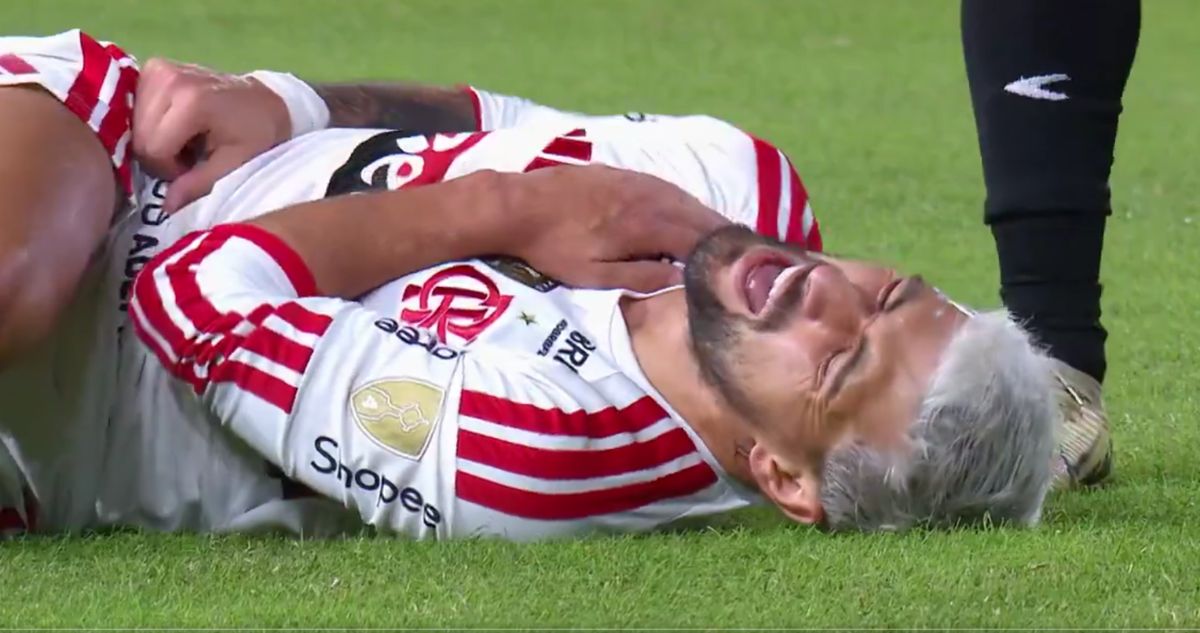 Lo sufre Bielsa: De Arrascaeta podría perderse el Mundial tras sufrir grave fractura en Libertadores