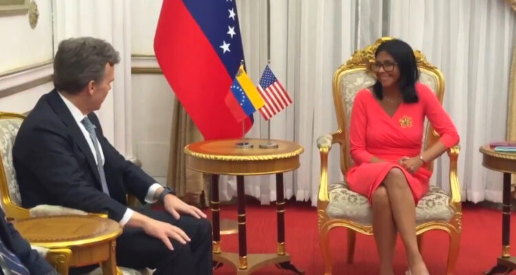 Delcy Rodríguez recibe a nuevo encargado de negocios de EEUU para normalizar relaciones bilaterales
