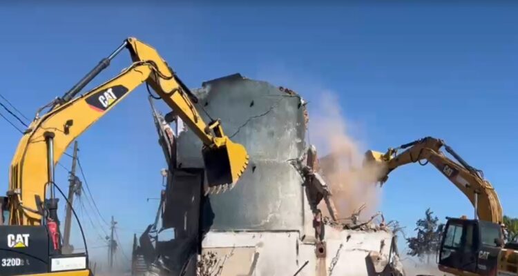 Derrumbe de departamentos en población Ríos de Chile en Penco