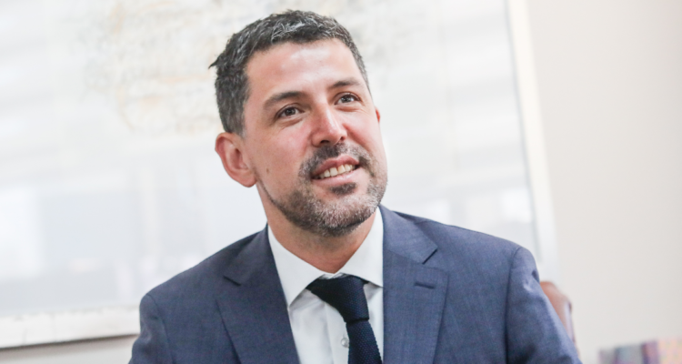 Destituyen a 30 funcionarios municipales de La Florida por usar licencias para viajar al extranjero