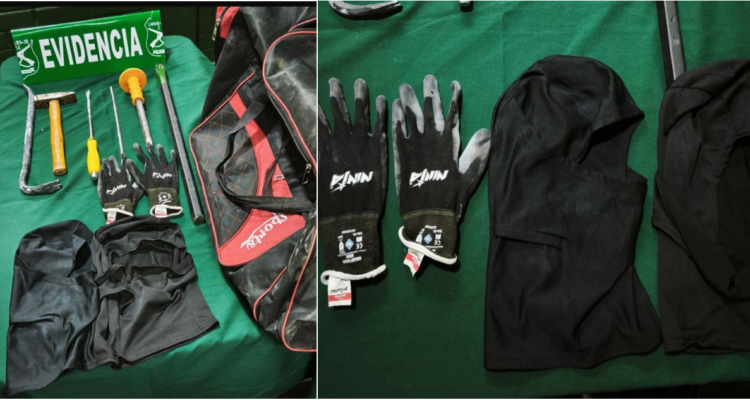 Dos detenidos tras ser sorprendidos realizando forado para robar en un centro comercial de Maipú