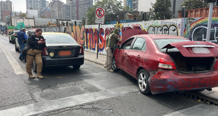 Detienen a conductor que intentó atropellar a carabinero en control policial copiloto logró escapar