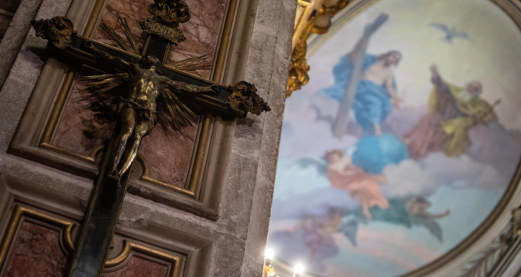 EEUU vive inesperado boom de nuevos católicos: fenómeno no estaría ligado al papa León XIV