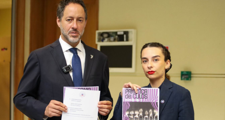 Diputados ofician a Culturas por financiamiento estatal de festival que incluye “práctica de culos”