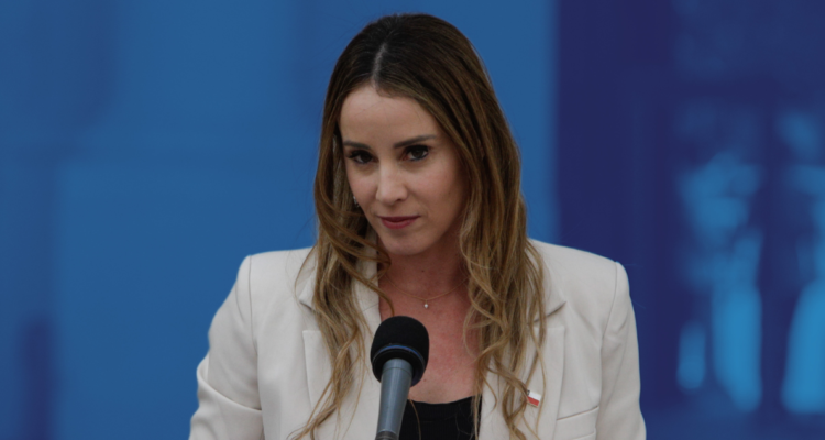 “La vocera soy yo, el estilo lo pongo yo”: ministra Sedini defiende su cargo ante las críticas