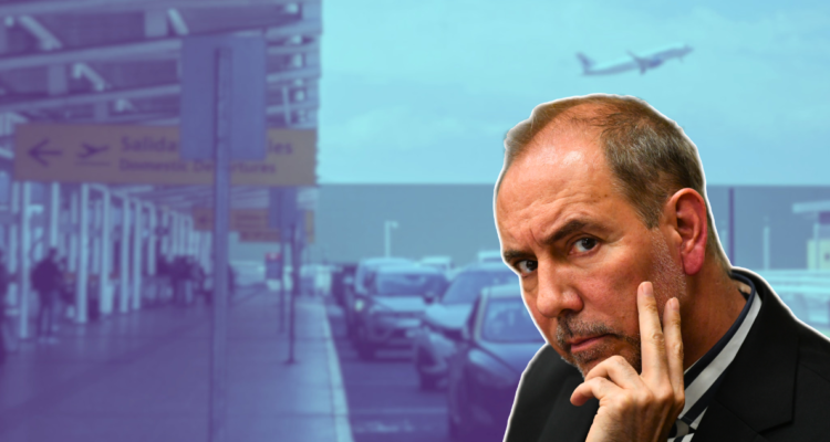 Ministro De Grange acusa a aerolíneas de “exprimir” a los pasajeros y ejecutivos salen al cruce