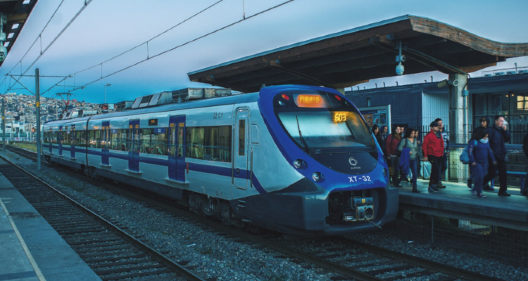 EFE anuncia refuerzo del tren Limache-Puerto por paralización de micreros de Valparaíso