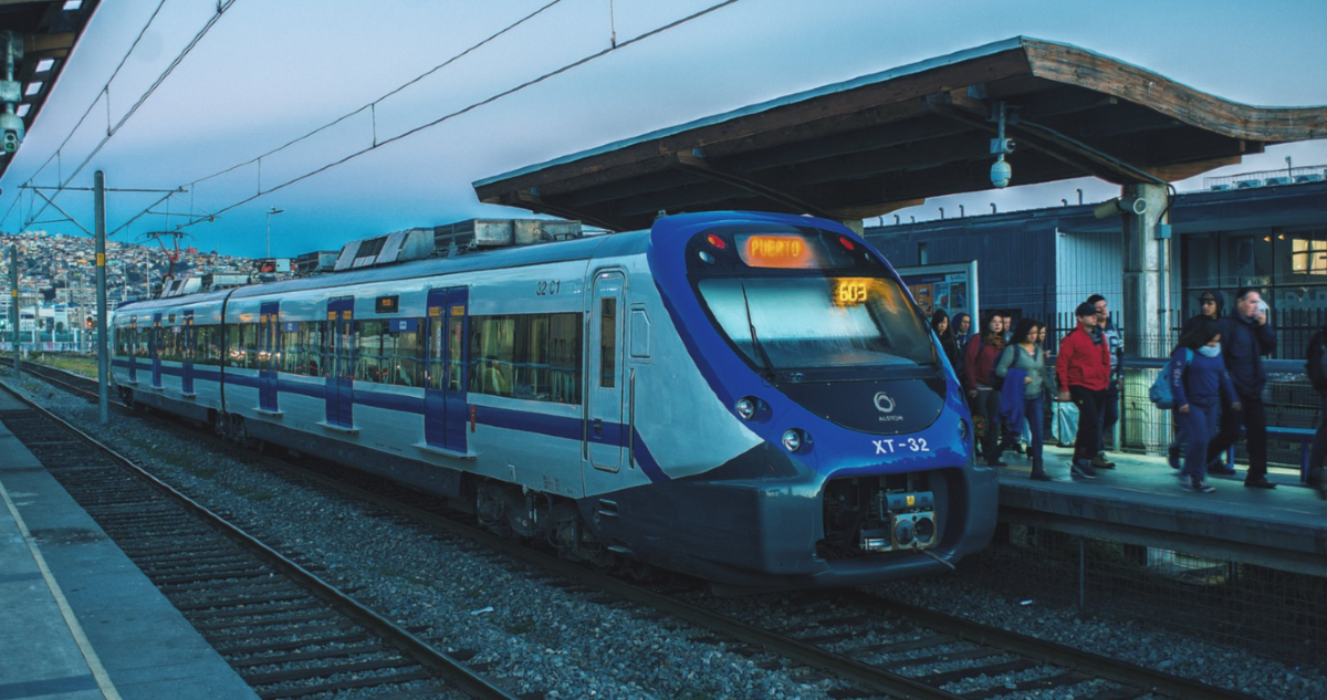EFE anuncia refuerzo del tren Limache-Puerto por paralización de micreros de Valparaíso