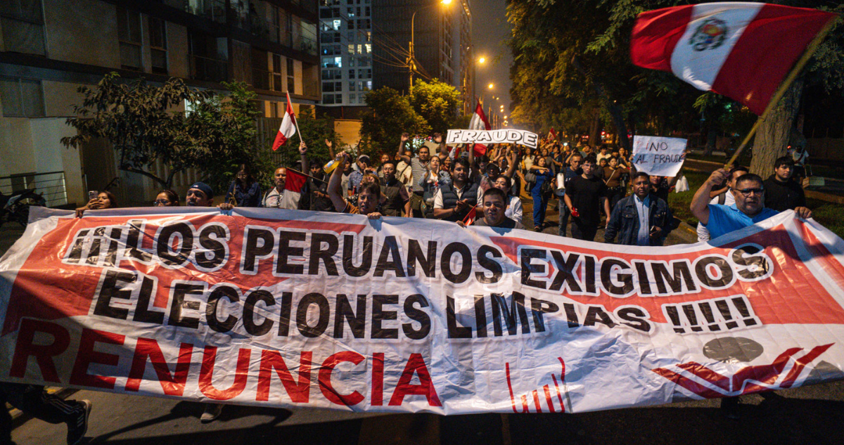 Acusaciones de fraude electoral tensionan Perú: candidato ultraderechista insta a insurgencia civil