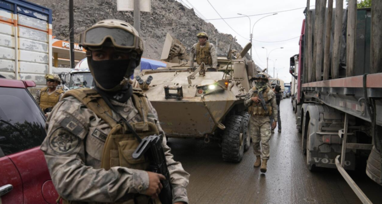 Soldados del ejército de Perú investigados