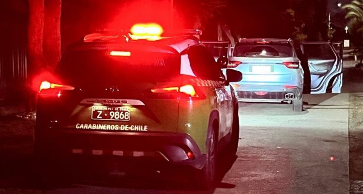 Carabineros frustran a tiros una encerrona en Cerrillos: delincuente quedó en riesgo vital