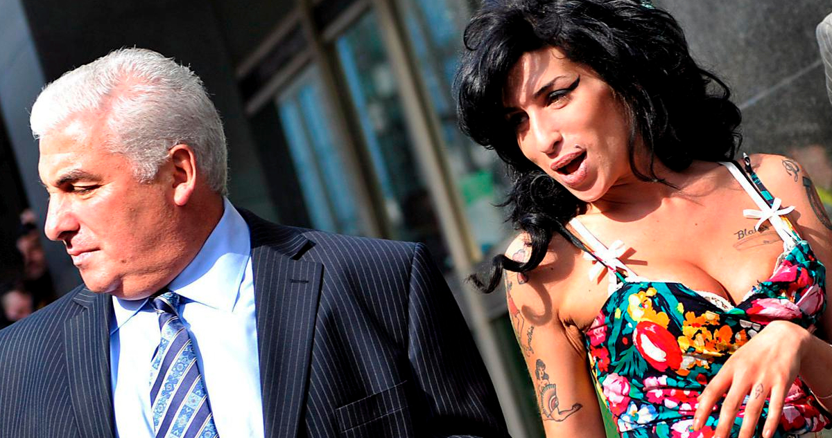 “Testigo poco fiable, le gusta manipular”: Jueza apunta a padre de Amy Winehouse tras perder juicio