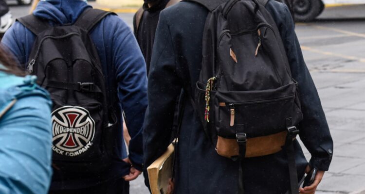 Formalizan a dos estudiantes por realizar amenaza de muerte al interior de liceo en Temuco