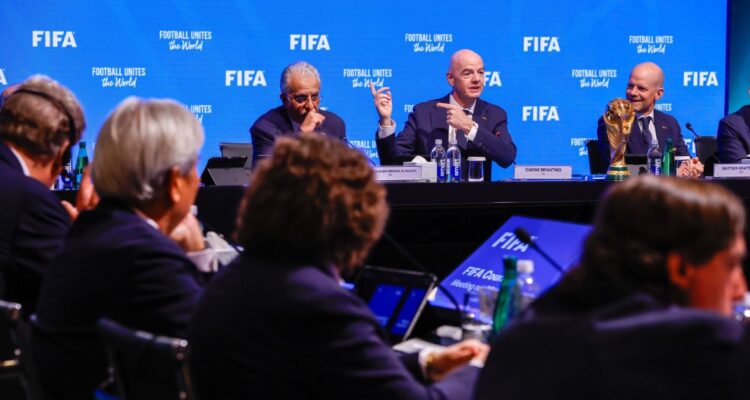 FIFA ‘mira’ a Chile para futura regla sub 21 en todas las ligas: establece premios récord para Mundial