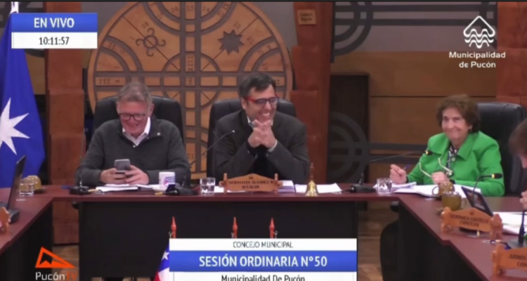 ¿Burlas hacia Sedini? El particular momento en concejo municipal de Pucón que causó rica entre ediles