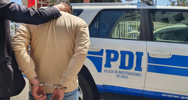 Hombre golpeó a su pareja e hija en Iquique y luego se autoinfirió heridas para acusar defensa propia