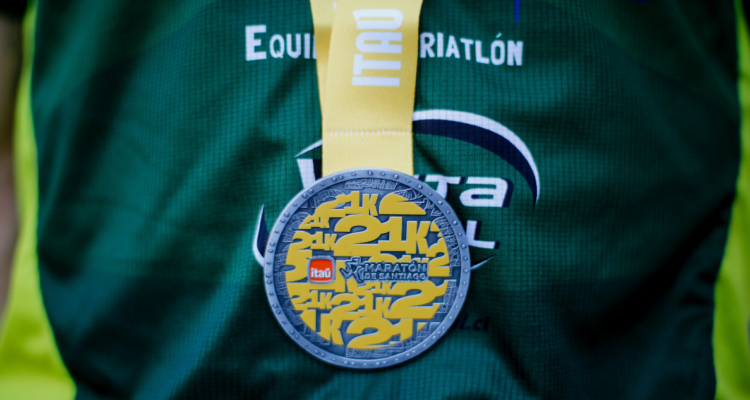 Sernac oficia a productora del Maratón de Santiago tras reclamos por falta de medallas