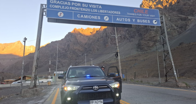 Detienen a 2 sujetos por tráfico de migrantes: cobraban $70 mil por persona y les quitaban documentos