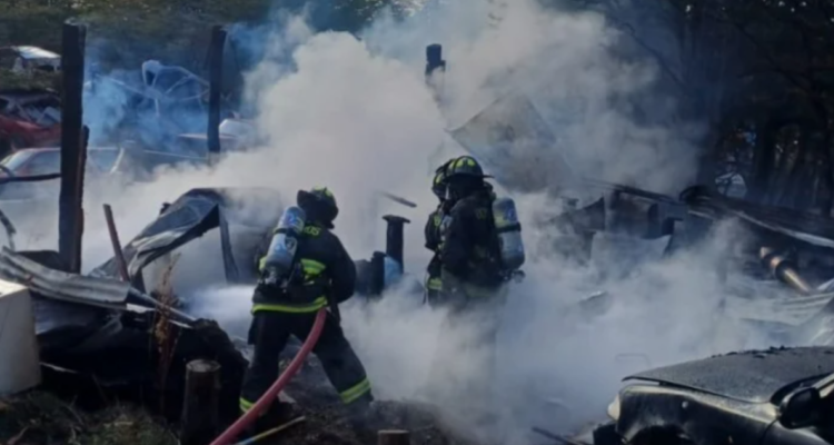 Hombre incendió su propia casa en Punta Arenas tras disputa por herencia: lo hizo por “enojo”