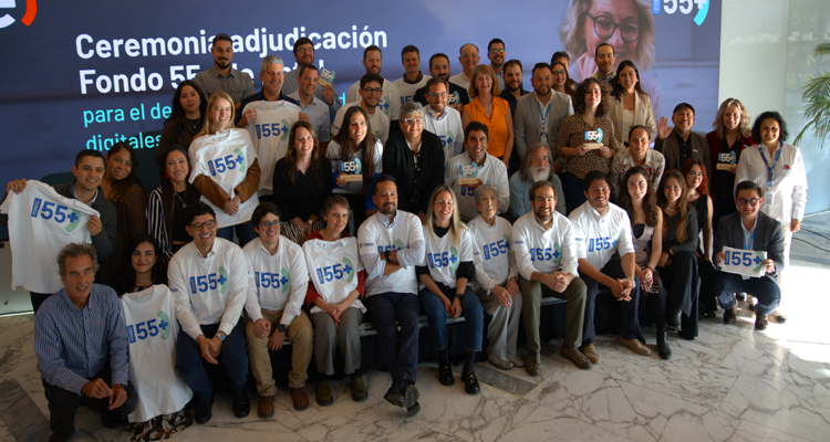 Siete instituciones se adjudican Fondo 55+ para potenciar habilidades digitales en personas mayores
