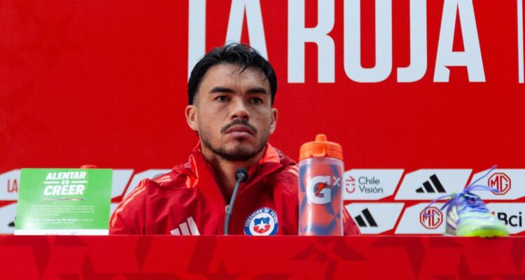 “No te hace mejor jugador”: Gabriel Suazo critica uso de redes sociales entre compañeros de La Roja