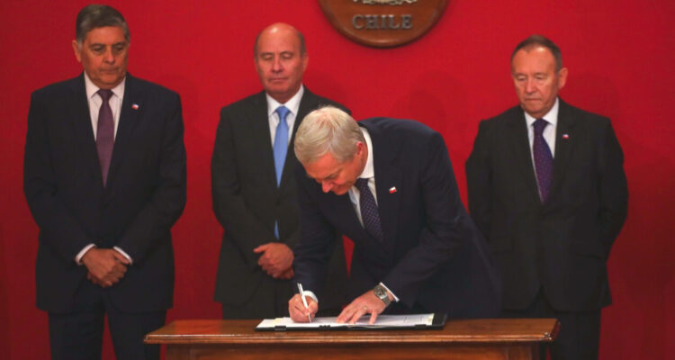 Presidente Kast firma este miércoles la Ley de Reconstrucción y proyecto ingresará a la Cámara
