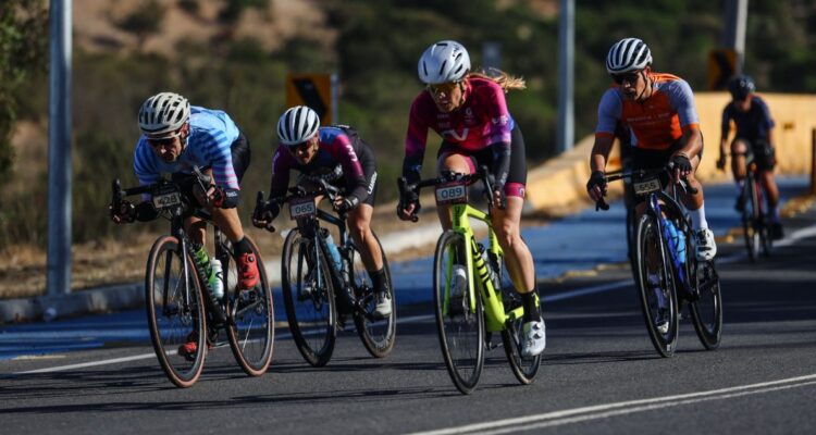 Chilenos Tomás Quiroz y Karla Vallejos se alzaron como ganadores del exigente Gran Fondo Curacaví