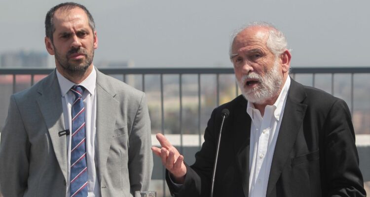 No solo Montes: oficialismo evalúa presentar acusación constitucional contra Nicolás Grau