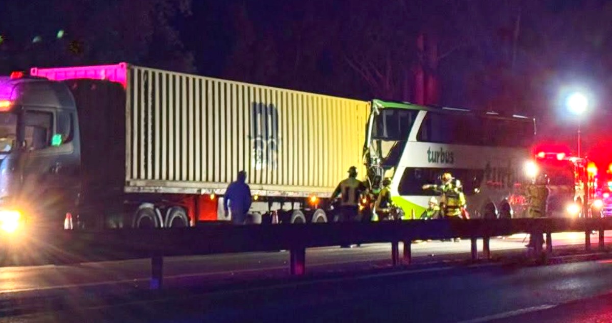 Grave accidente en Ruta 68: colisión entre bus de pasajeros y camión deja al menos 20 lesionados