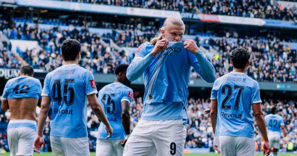 Haaland celebra su gol ante Liverpool