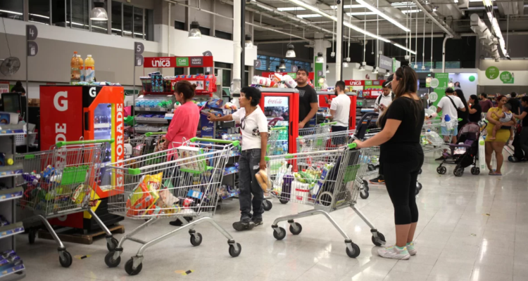 Por feriado del 1 de mayo: a qué hora cierran los supermercados este jueves