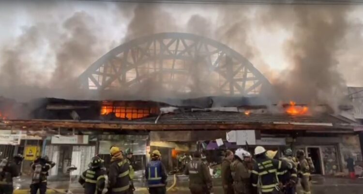 Incendio en mercado de Concepción