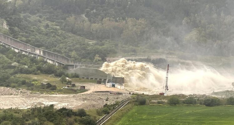 Evacuaciones, nevadas y pueblos aislados debido al temporal en el centro y sur de Italia