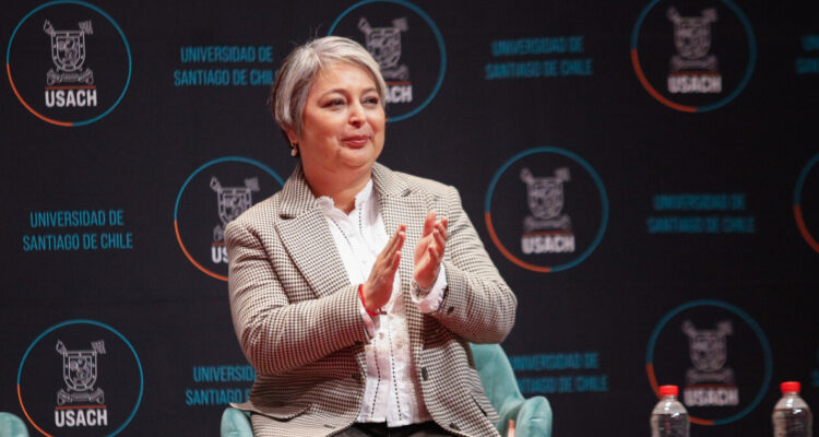 Usach confirma contratación de Jeannette Jara como docente y desmiente sueldo de $13 millones