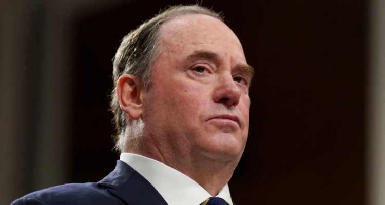 Salida de John Phelan