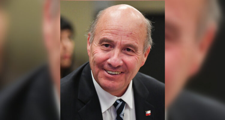 Quiroz defiende el ajuste fiscal citando a El Quijote y reivindicando lo que hicieron Buchi y Foxley