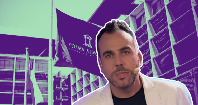 Francisco Kaminski y de fondo el Centro de Justicia