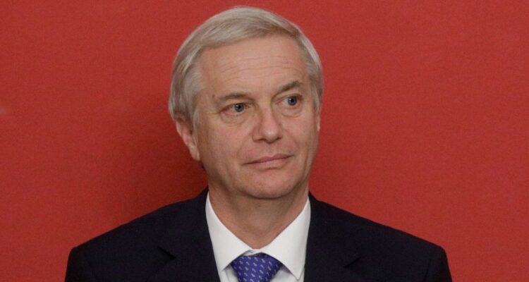 CGR llega a La Moneda para fiscalizar gastos del cambio de mando y funcionamiento de la OPE